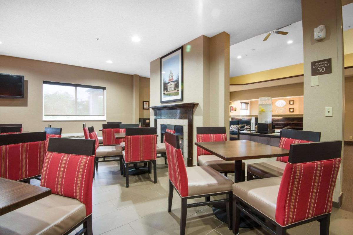 Comfort Suites Rochester - image 4