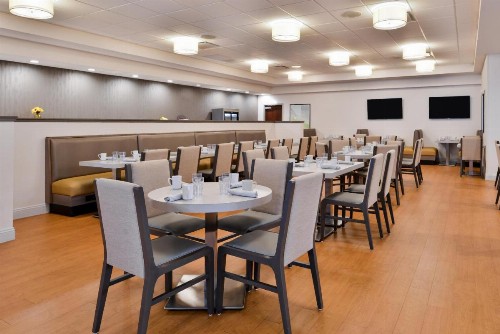 Holiday Inn Hotel & Suites Rochester - Marketplace an IHG Hotel - image 24