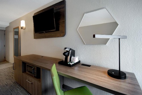 Holiday Inn Express Rochester - University Area an IHG Hotel - image 13
