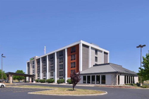 Holiday Inn Express Rochester - University Area an IHG Hotel - image 39
