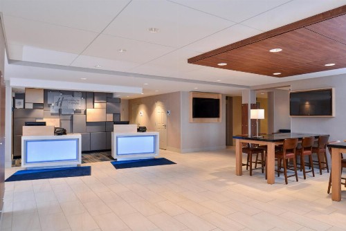 Holiday Inn Express Rochester - University Area an IHG Hotel - image 40
