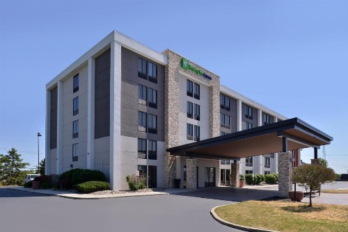 Holiday Inn Express Rochester - University Area an IHG Hotel - image 41