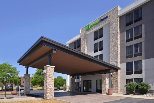 Holiday Inn Express Rochester - University Area an IHG Hotel - image 42