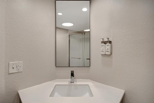 Holiday Inn Express Rochester - University Area an IHG Hotel - image 9