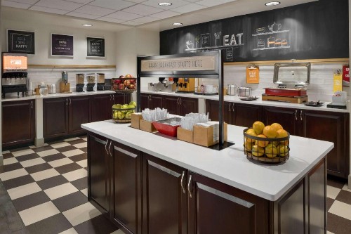 Hampton Inn Rochester - Irondequoit - image 3