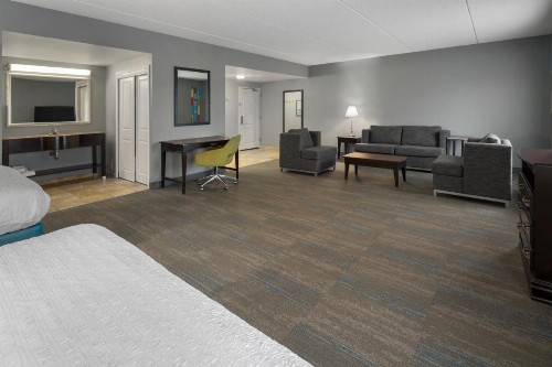 Hampton Inn Rochester - Irondequoit - image 4