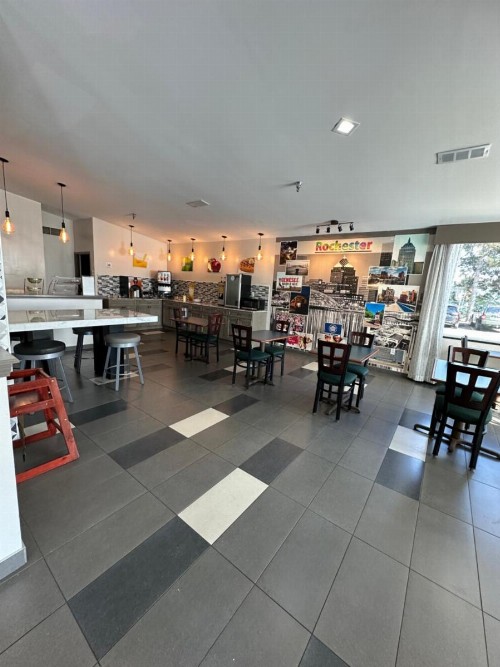 Quality Inn - image 10