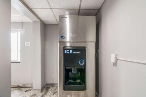 Quality Inn - image 12
