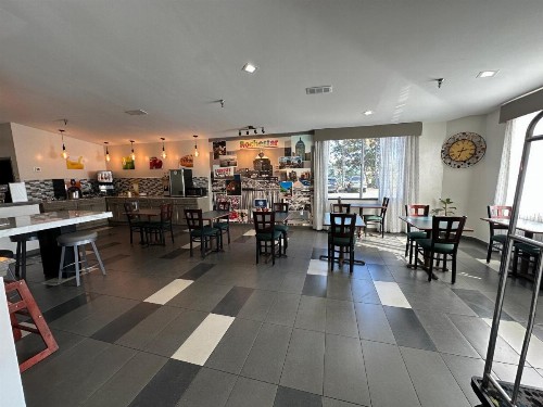 Quality Inn - image 27