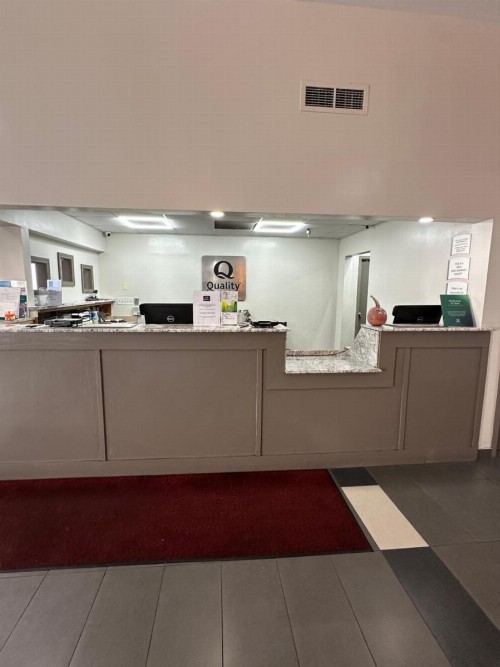 Quality Inn - image 32