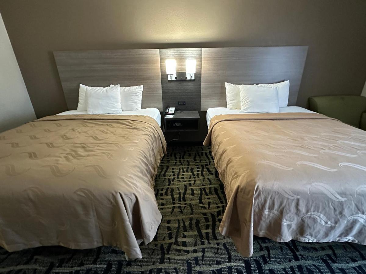 Quality Inn - image 6