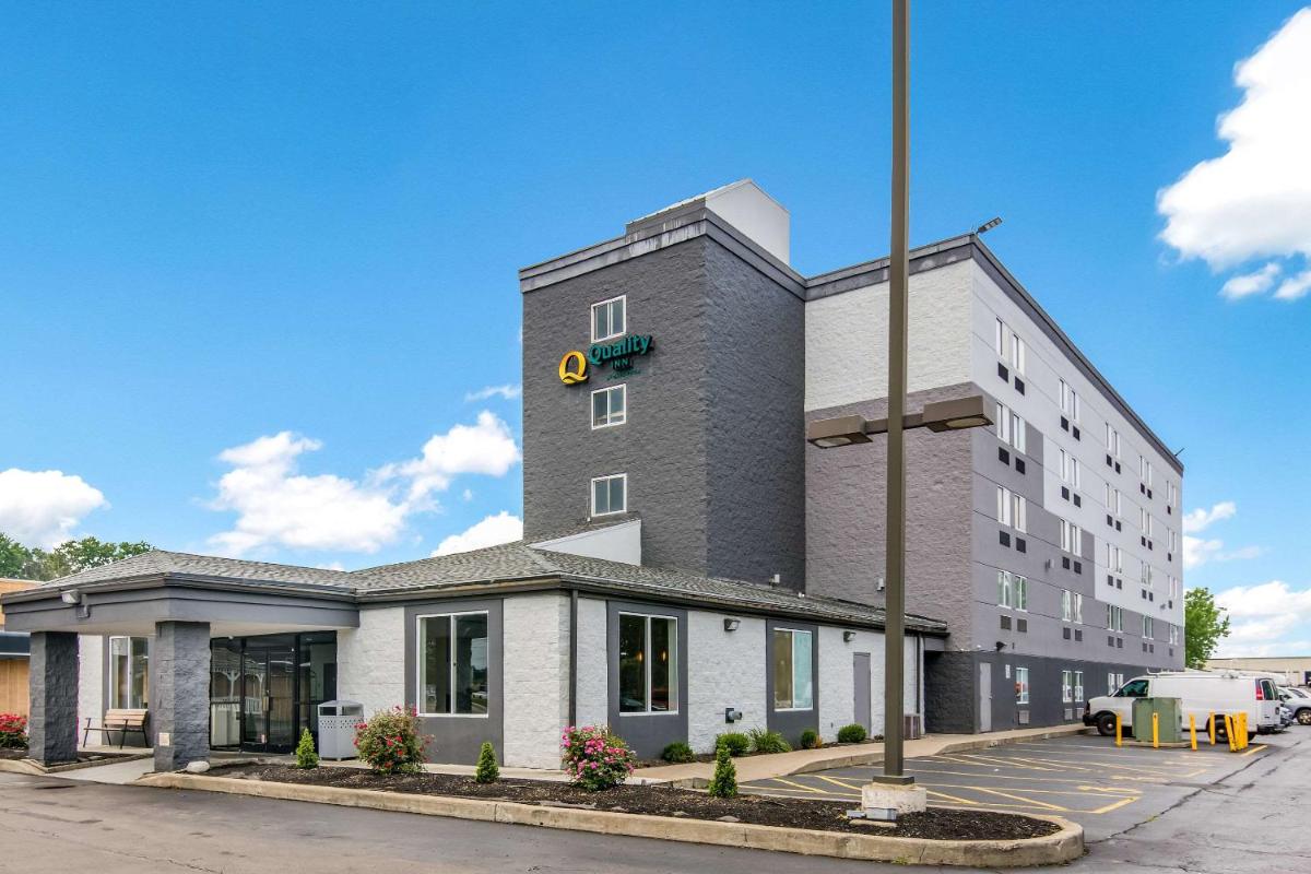 Quality Inn - image 7