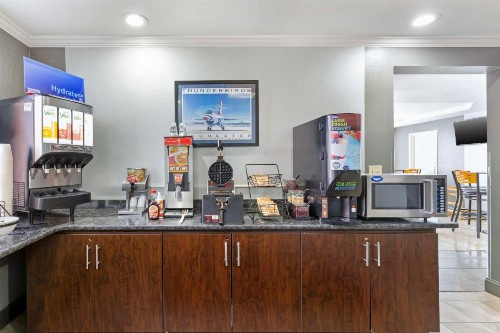 Best Western Inn at the Rochester Airport - image 15