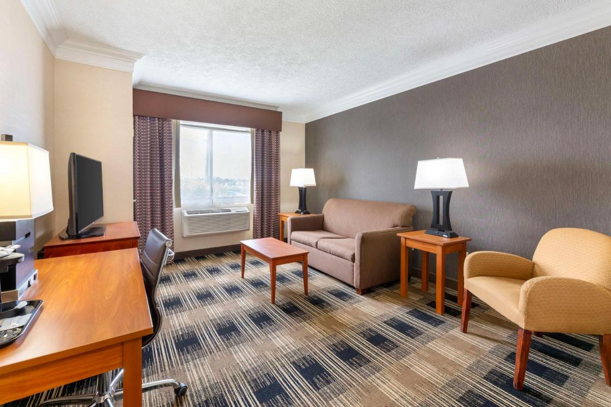 Best Western Inn at the Rochester Airport - image 2