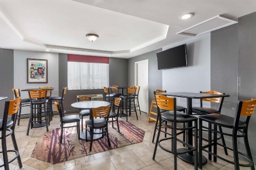 Best Western Inn at the Rochester Airport - image 28