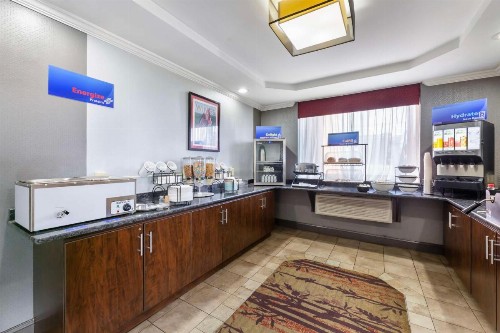 Best Western Inn at the Rochester Airport - image 29