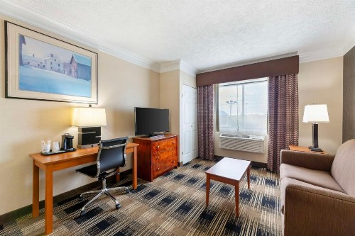 Best Western Inn at the Rochester Airport - image 30