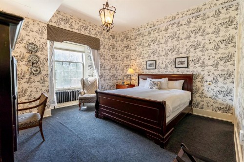 Inn on Broadway - image 13