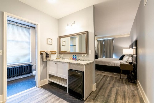 Inn on Broadway - image 35