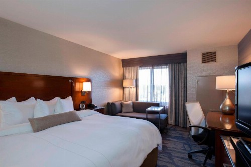 Rochester Airport Marriott - image 18