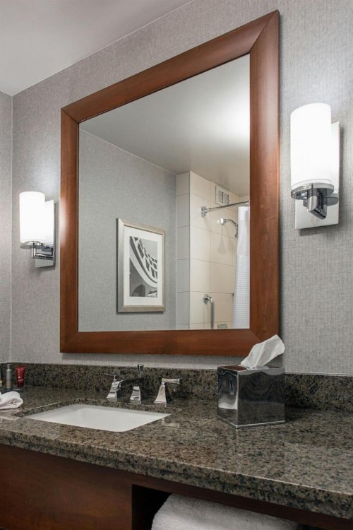 Rochester Airport Marriott - image 35