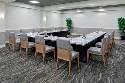 Rochester Airport Marriott - image 40