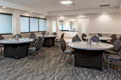 Rochester Airport Marriott - image 42