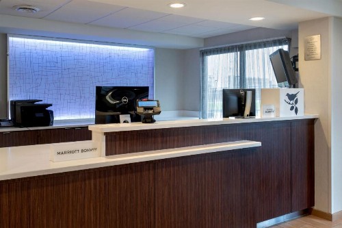 Fairfield Inn Rochester Airport - image 9