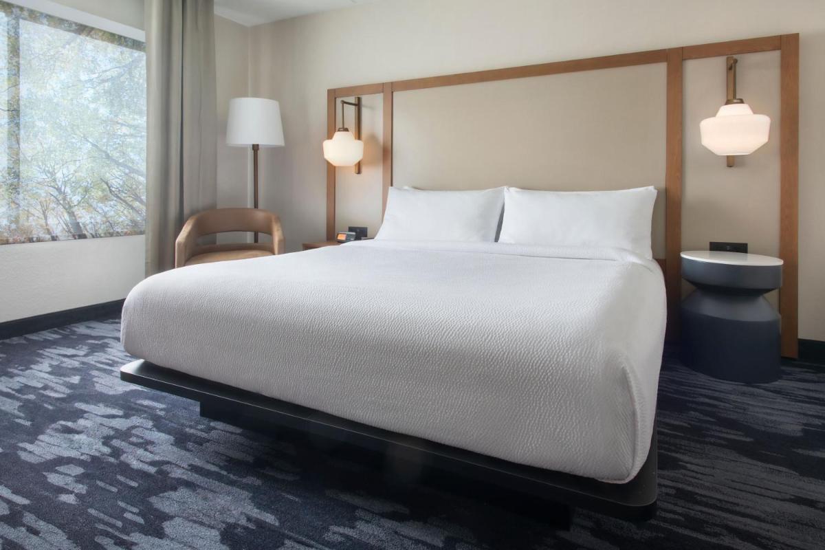 Fairfield Inn Rochester Airport - image 3