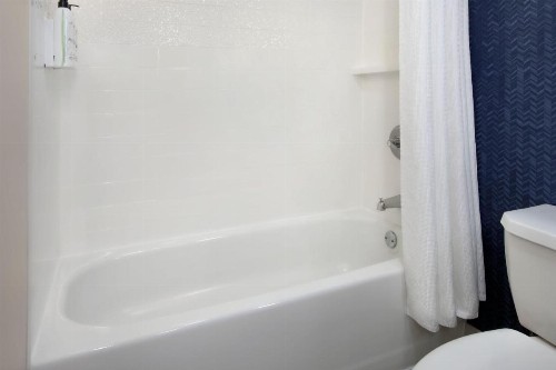 Fairfield Inn Rochester Airport - image 6