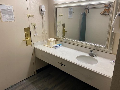 Motel 6 Rochester - Airport - image 4