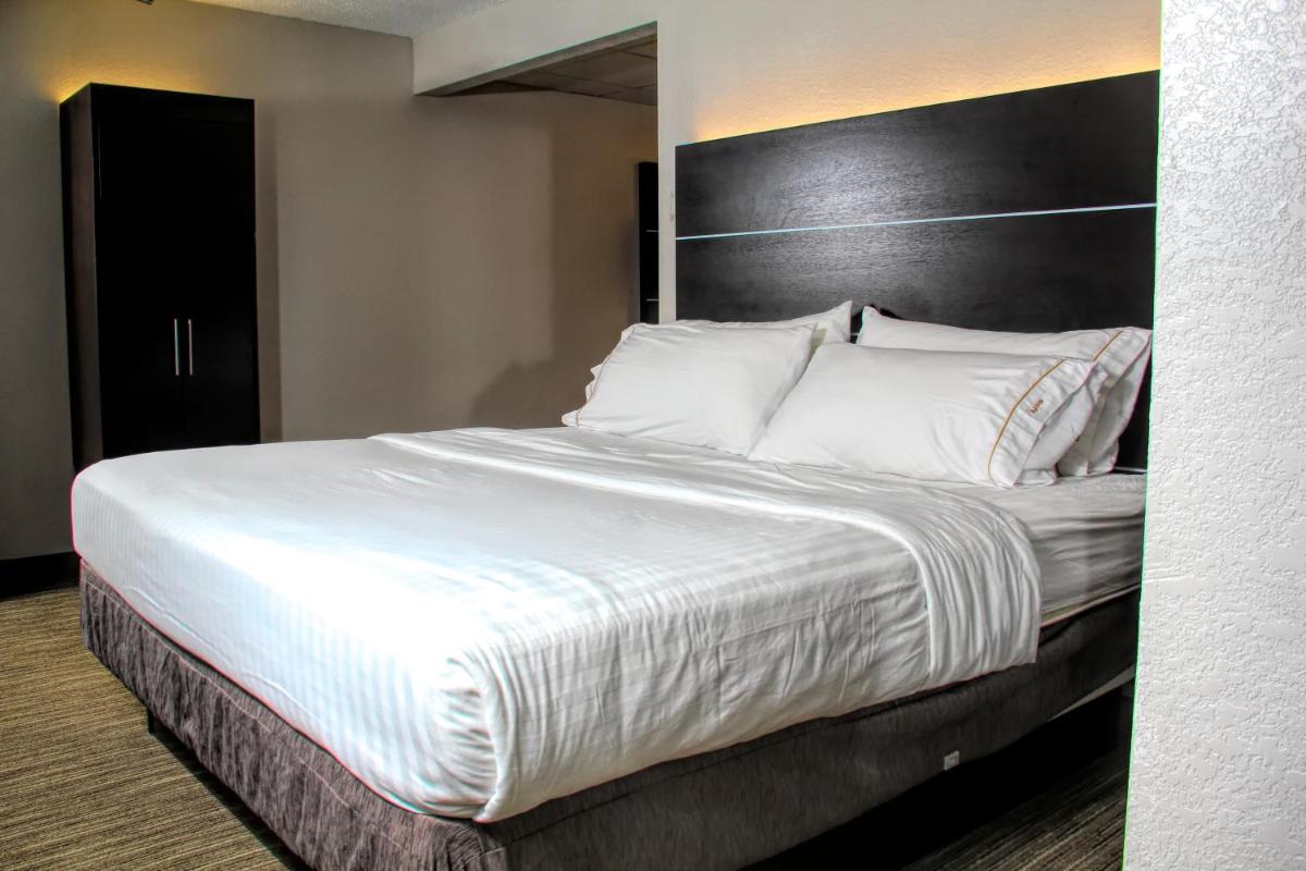 Holiday Inn Express Rochester - Greece an IHG Hotel - image 3