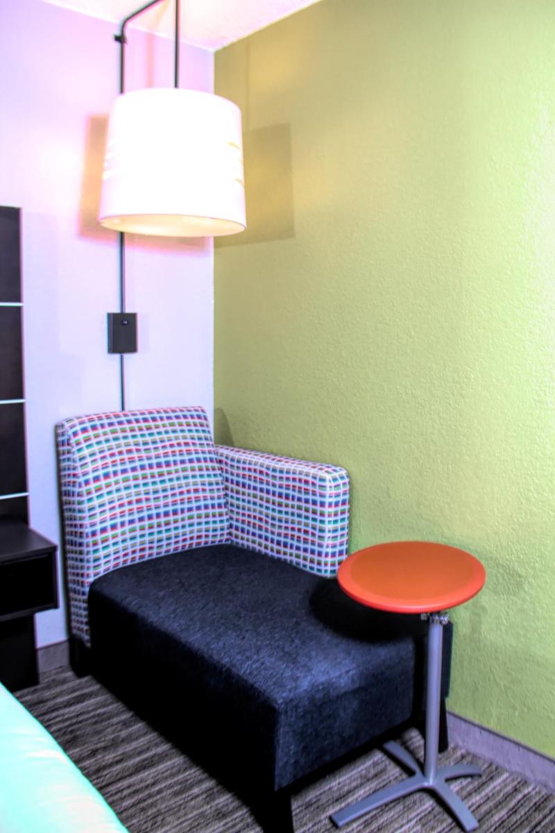 Holiday Inn Express Rochester - Greece an IHG Hotel - image 4