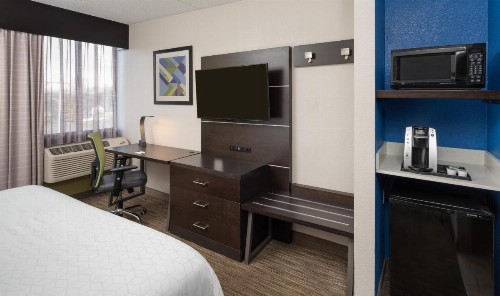 Holiday Inn Express Rochester - Greece an IHG Hotel - image 42