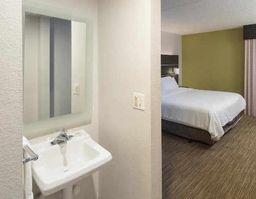 Holiday Inn Express Rochester - Greece an IHG Hotel - image 44
