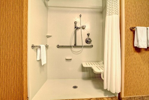 Hampton Inn & Suites Rochester/Henrietta - image 10