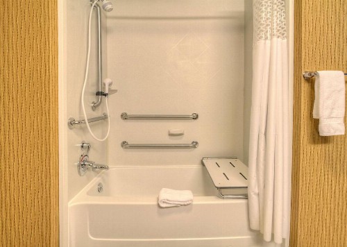 Hampton Inn & Suites Rochester/Henrietta - image 15