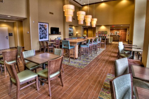 Hampton Inn & Suites Rochester/Henrietta - image 4