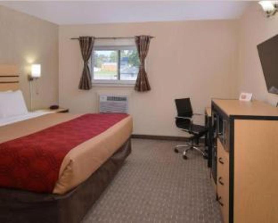 Econo Lodge Rochester - image 6
