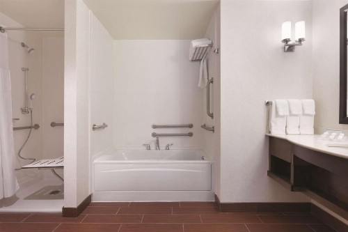 Hilton Garden Inn Rochester Downtown - image 28