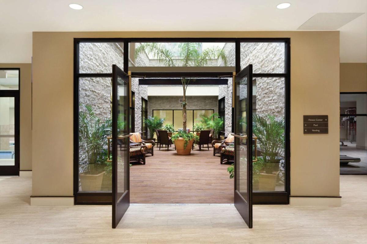 Hilton Garden Inn Rochester Downtown - image 3