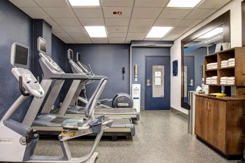 Hampton Inn Rochester - image 11