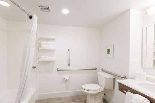 Hampton Inn Rochester - image 17