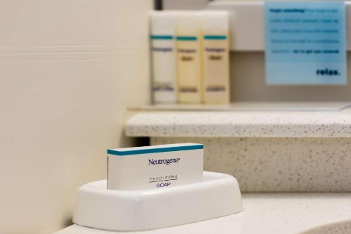 Hampton Inn Rochester - image 22