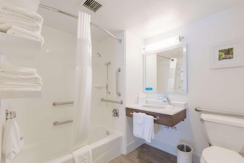 Hampton Inn Rochester - image 30