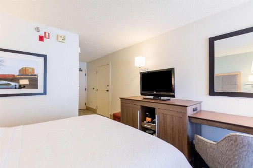 Hampton Inn Rochester - image 32