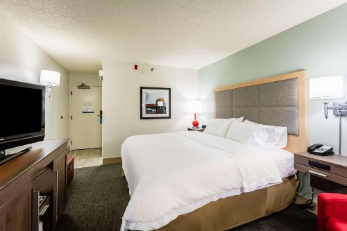 Hampton Inn Rochester - image 38