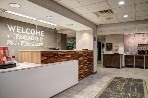 Hampton Inn Rochester - image 4