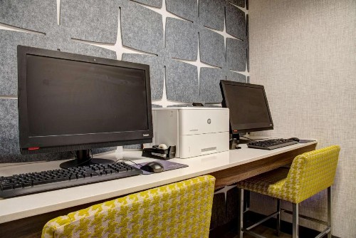 Hampton Inn Rochester - image 43