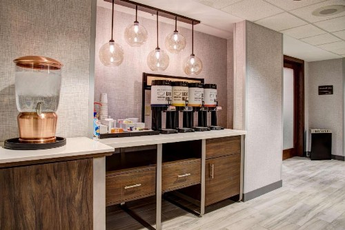 Hampton Inn Rochester - image 5